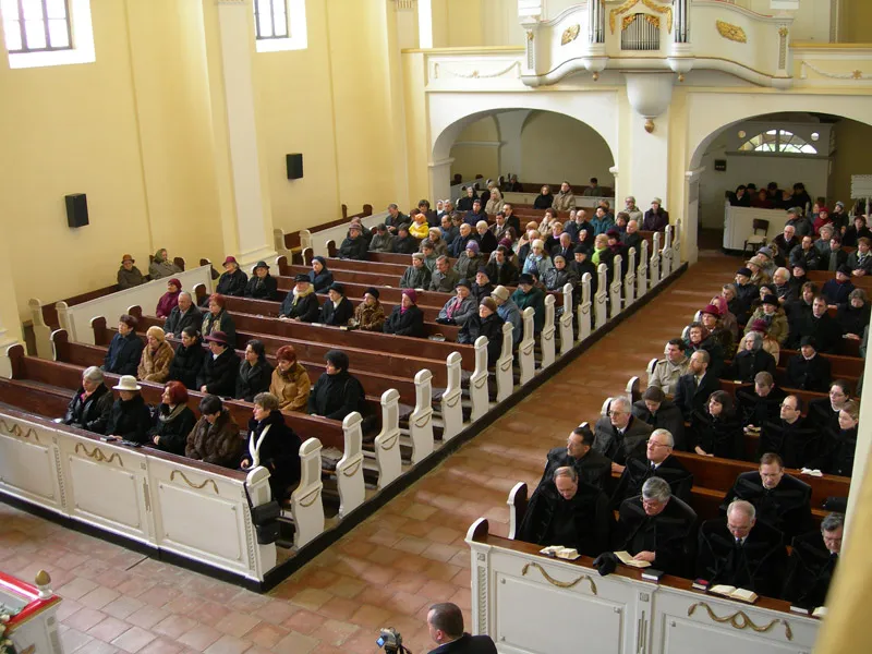 Sípos Tas Töhötöm esperes úr beiktatása a gyomai Református Templomban
