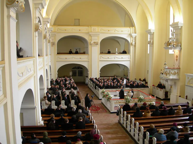 Sípos Tas Töhötöm esperes úr beiktatása a gyomai Református Templomban
