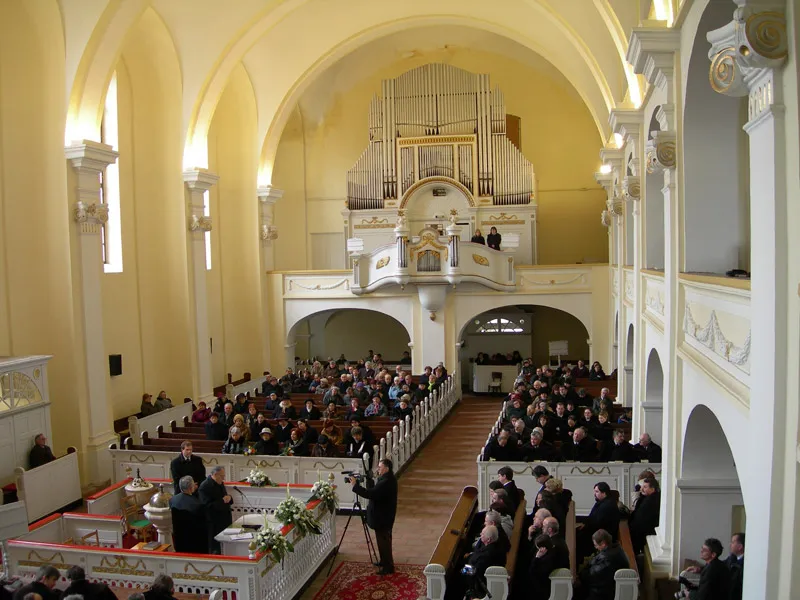 Sípos Tas Töhötöm esperes úr beiktatása a gyomai Református Templomban