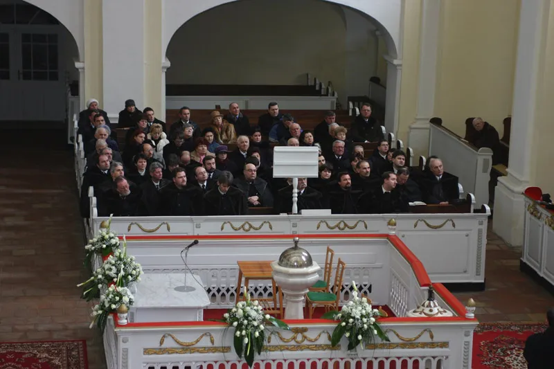 Sípos Tas Töhötöm esperes úr beiktatása a gyomai Református Templomban