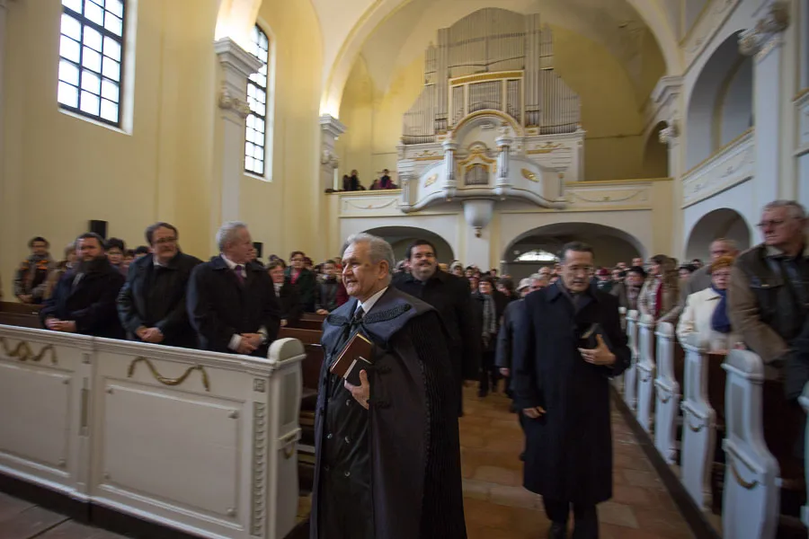 Hálaadás Sipos Tas Töhötöm református esperes 48 évi szolgálatáért