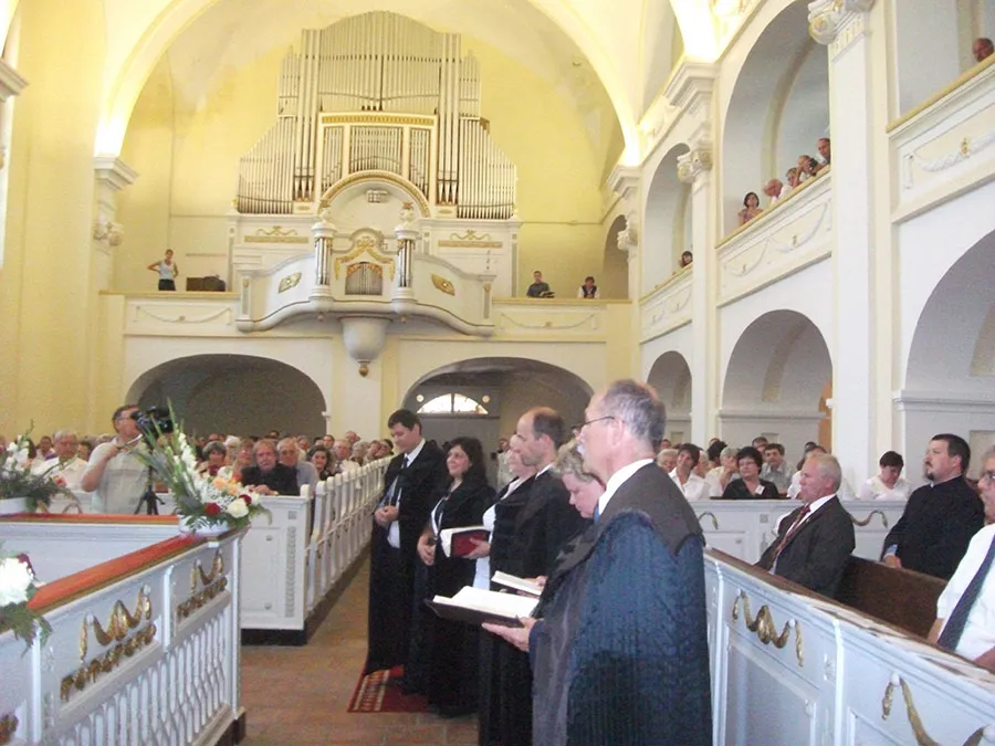 Papp Tibor lelkészbeiktatása és hálaadó istentisztelet a 200 éves templomért