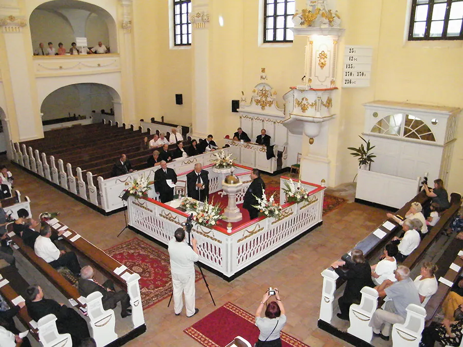 Papp Tibor lelkészbeiktatása és hálaadó istentisztelet a 200 éves templomért