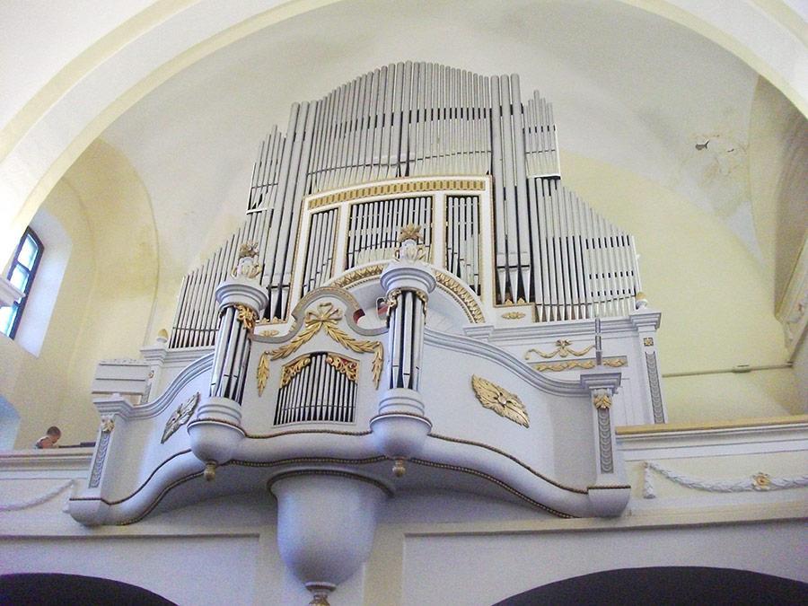 Papp Tibor lelkészbeiktatása és hálaadó istentisztelet a 200 éves templomért