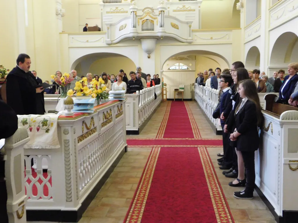 Pünkösdi istentisztelet, konfirmáció és konfirmandus találkozó 2016