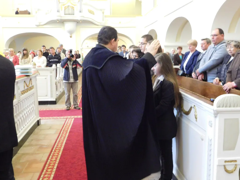 Pünkösdi istentisztelet, konfirmáció és konfirmandus találkozó 2016
