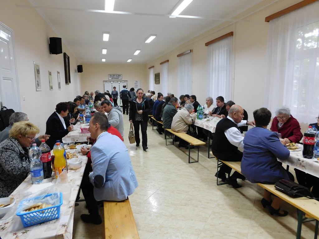 Pünkösdi istentisztelet, konfirmáció és konfirmandus találkozó 2016