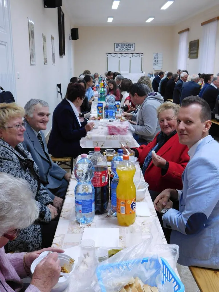 Pünkösdi istentisztelet, konfirmáció és konfirmandus találkozó 2016