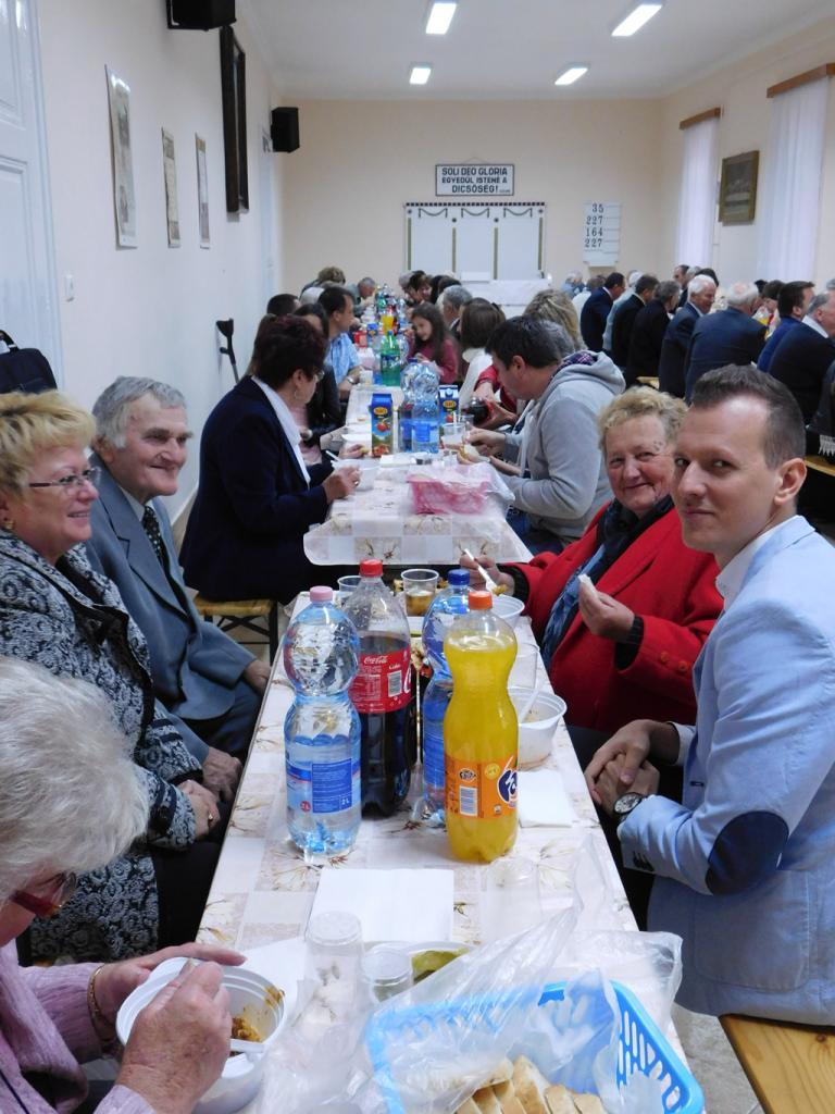 Pünkösdi istentisztelet, konfirmáció és konfirmandus találkozó 2016