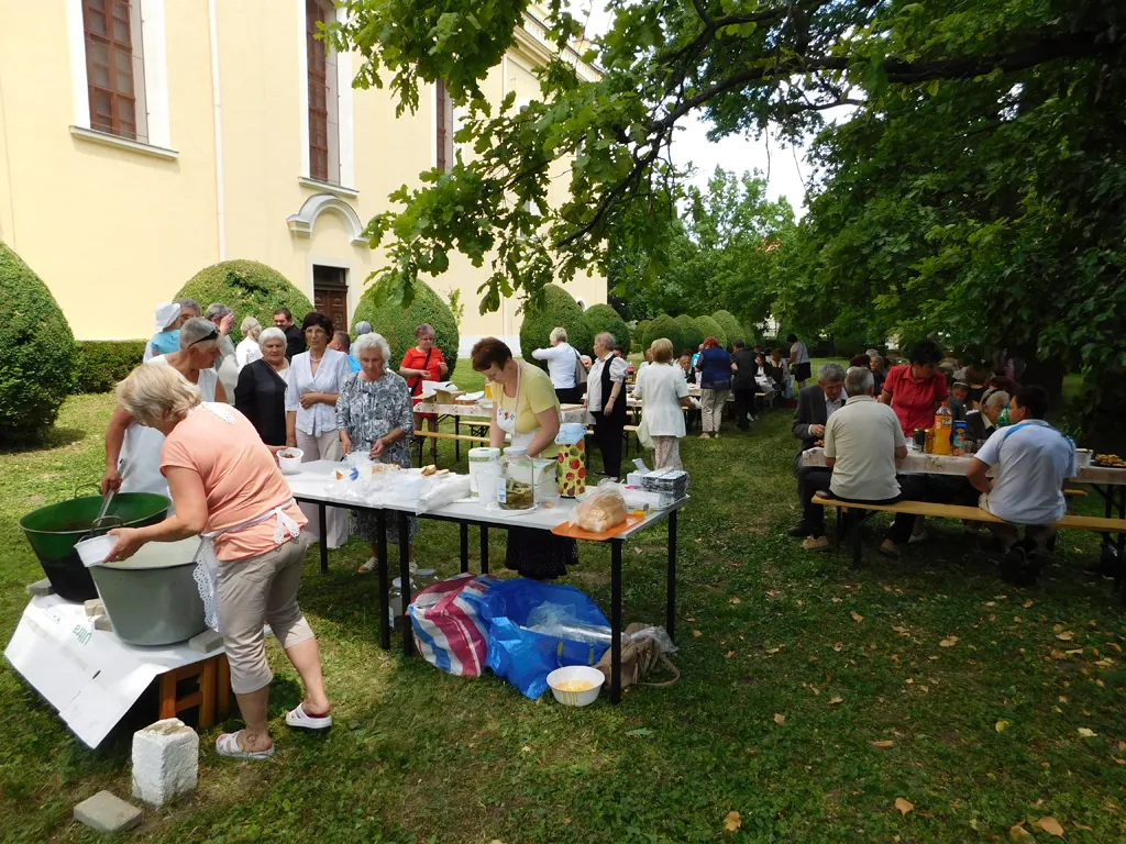 Pünkösdi istentisztelet, konfirmáció és konfirmandus találkozó 2017