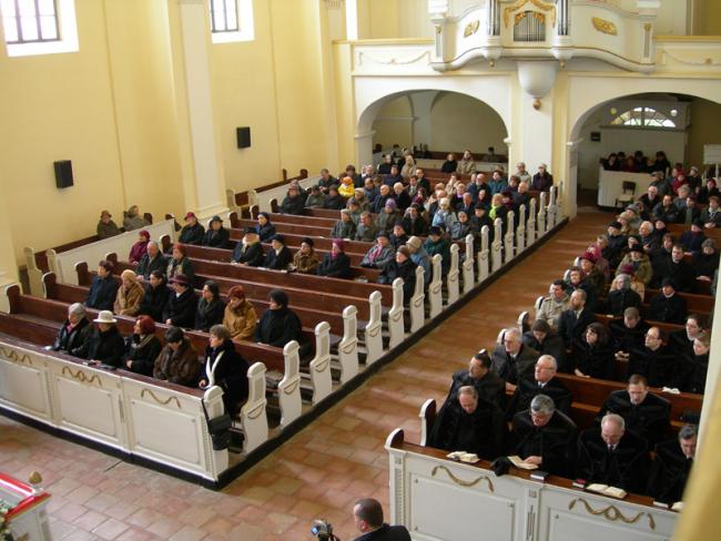 Sípos Tas Töhötöm esperes úr beiktatása a gyomai Református Templomban