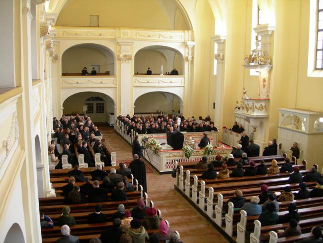Sípos Tas Töhötöm esperes úr beiktatása a gyomai Református Templomban